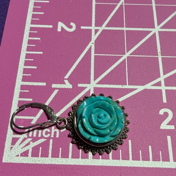 Amy Kahn Russell Sterling Silver Carved Turquoise Rose Dangle Earrings (3) - Picture 7 of 8
